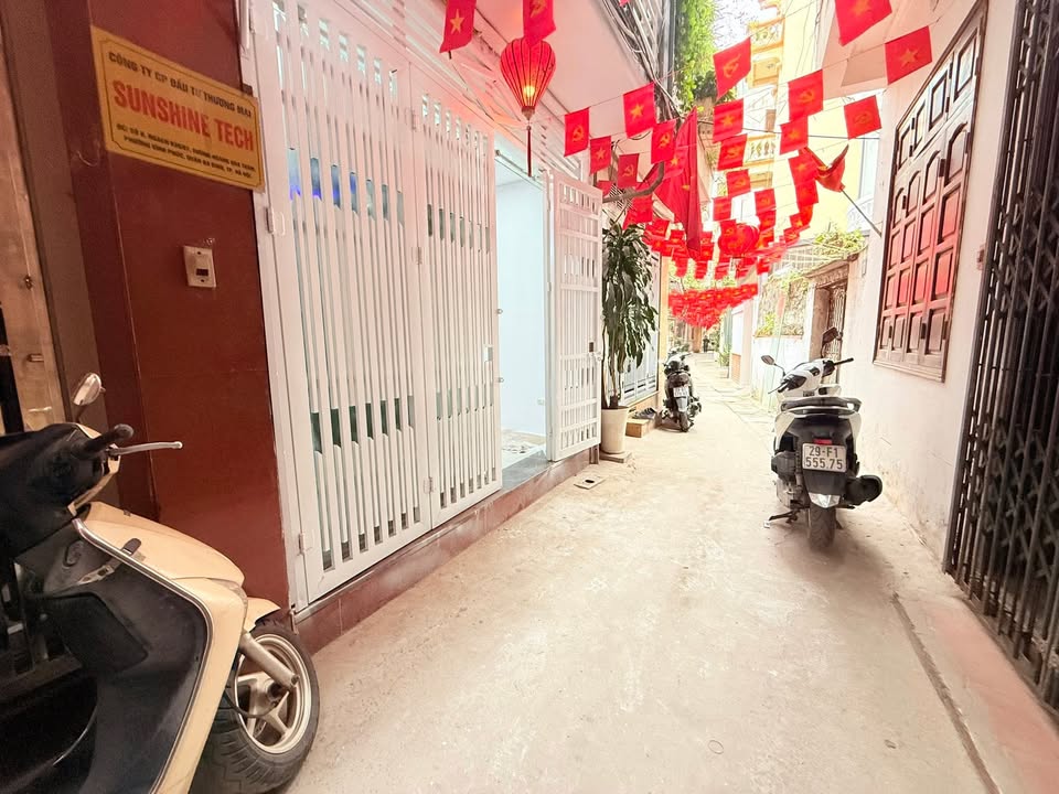 Nhà mới 5 tầng Hoàng Hoa Thám, Ba Đình 34m² giá 9.87 tỷ - Kinh doanh nhỏ lý tưởng!