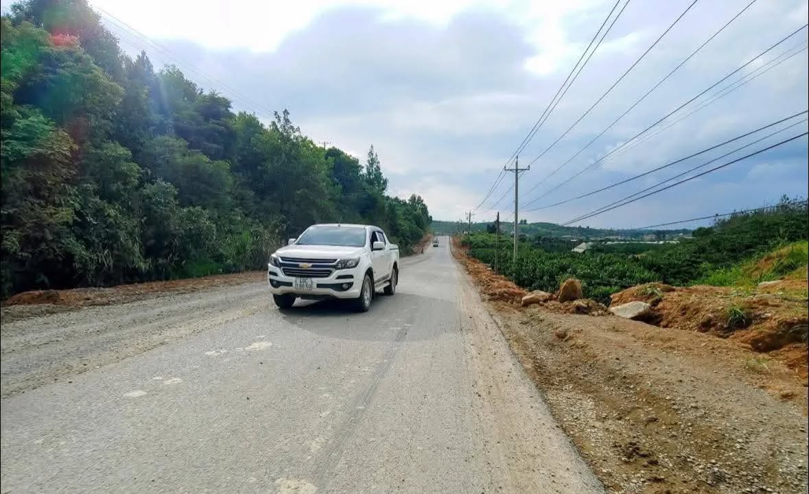 Đất nền 2 mặt tiền QL-28B, xã Tà Hine 200m² giá 3 tỷ - Giảm ngay 800 triệu!