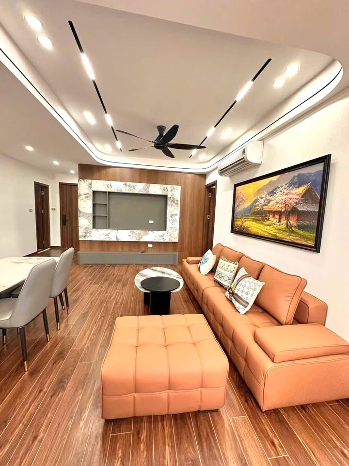 Căn hộ Tòa 4F Vũ Phạm Hàm 62m² giá thỏa thuận - Full nội thất sang trọng!