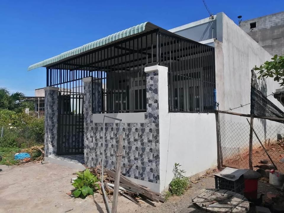 Nhà cấp 4 mặt tiền Hải Thượng Lãn Ông, 120m² giá 1.4 tỷ - Gần khu dân cư sầm uất!