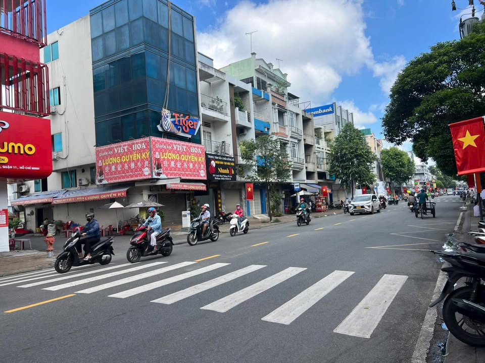 FrontHouse Đường 3/2, Quận Tân Phú, 75m² giá 22 tỷ - Góc 2 mặt tiền kinh doanh