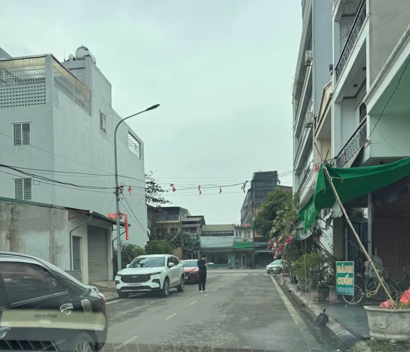 Bán đất Phường Đồng Tiến, TP Hòa Bình 74m² giá 2 tỷ - Đường rộng ô tô đỗ cửa!