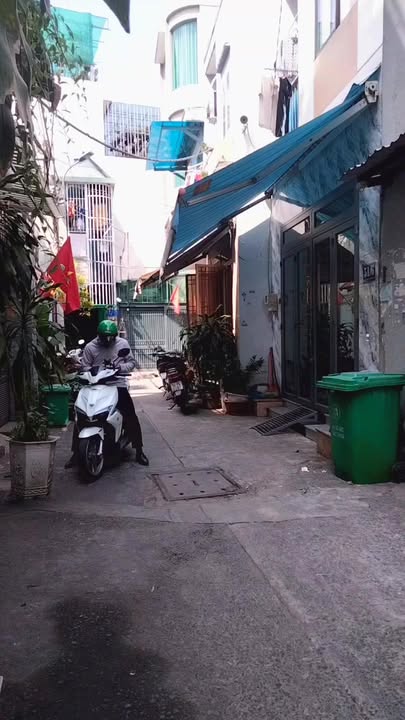 Nhà 3 tầng hẻm 6m tại Tân Quý, Tân Phú 70m² giá 7 tỷ - Sẵn sàng vào ở ngay!