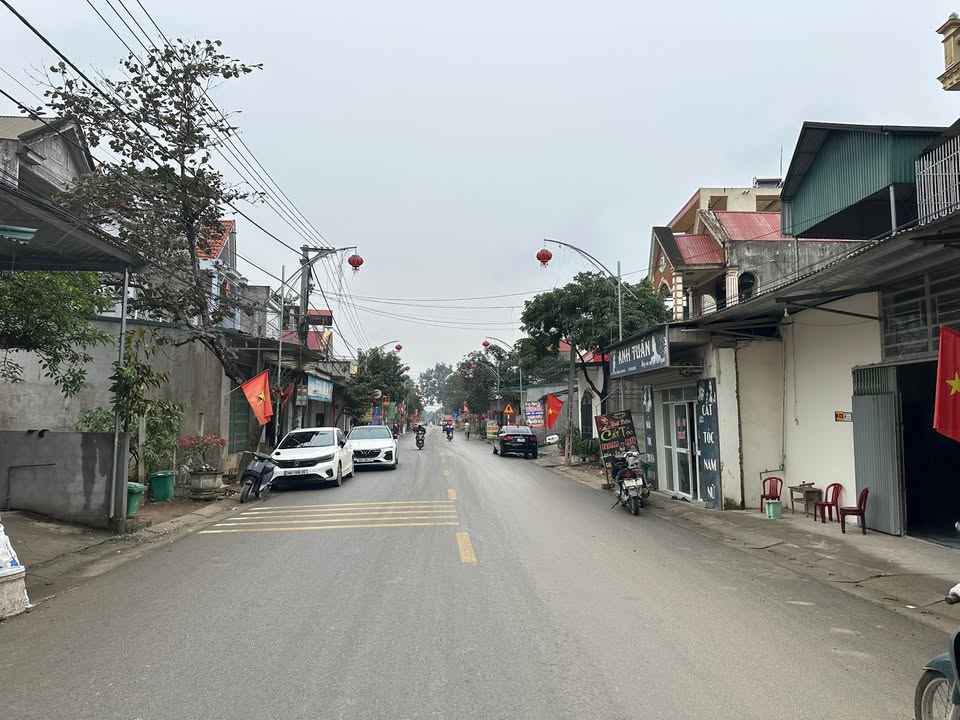 Nhà 3 Tầng Yên Tâm, Yên Định 80m² giá 2 tỷ - Nội thất mới, gần chợ!