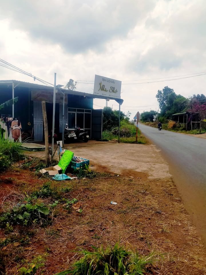 FrontHouse mặt đường nhựa Huyện Ea Kar 297.5m² giá 1.2 tỷ - Khu buôn bán sầm uất!