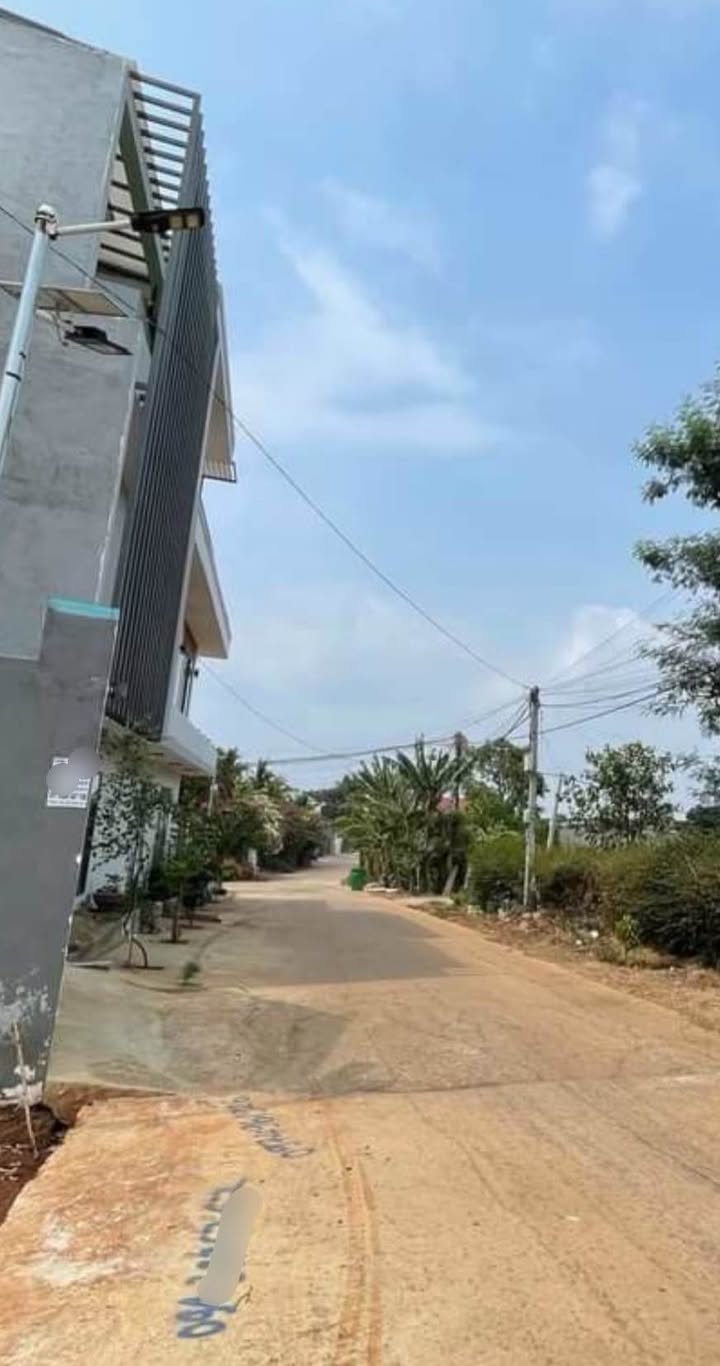 Nhà mặt tiền hẻm 128 Giải Phóng, Buôn Ma Thuột, 150m² - Giá chỉ 2.6 tỷ!