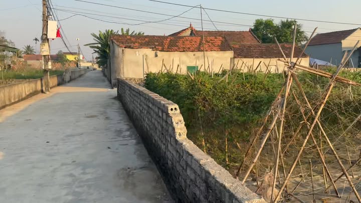 Đất nền Xóm 11 Quỳnh Văn 180m² - Đường chính, giá thỏa thuận!