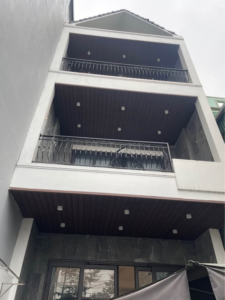 Nhà bán gấp tại Quốc lộ 10, Huyện Đông Hưng, 110m² - Thiết kế hiện đại, giá tốt!