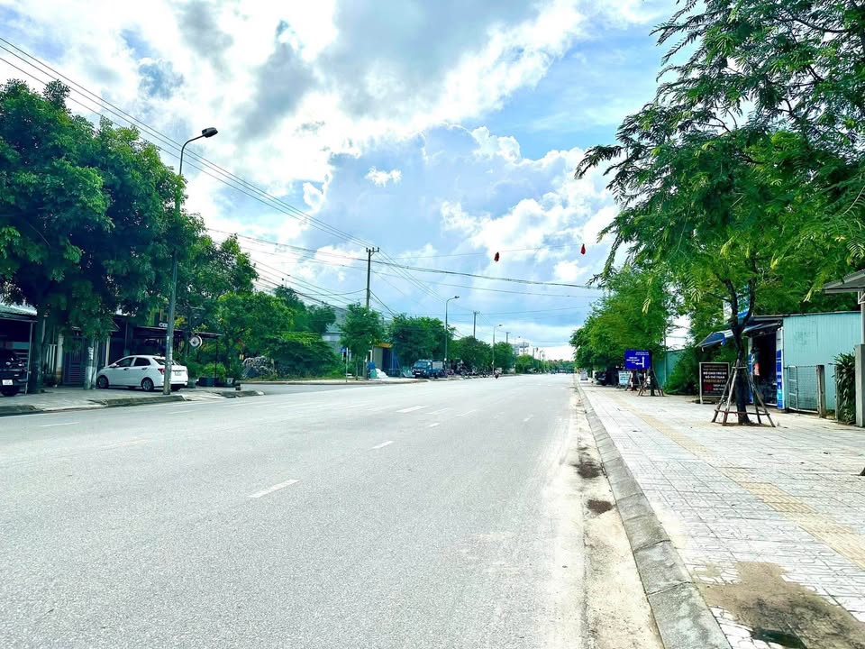 Đất nền 2 lô liền kề đường Lê Thánh Tông, Tam Kỳ 308m² - Vị trí đẹp, thuận tiện kinh doanh!