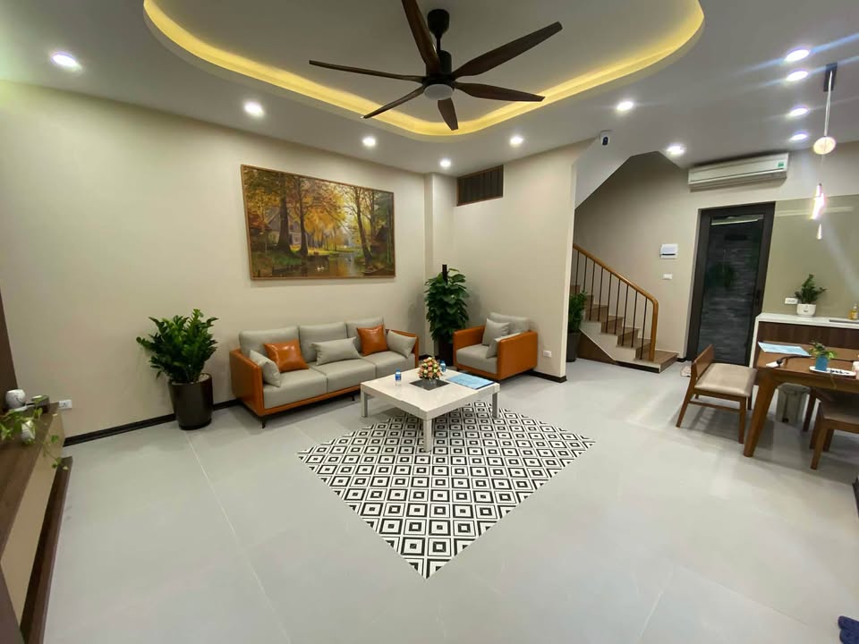 Nhà phố 4 tầng Phúc La, Hà Đông 60m² - An ninh tốt, gần sân bóng!