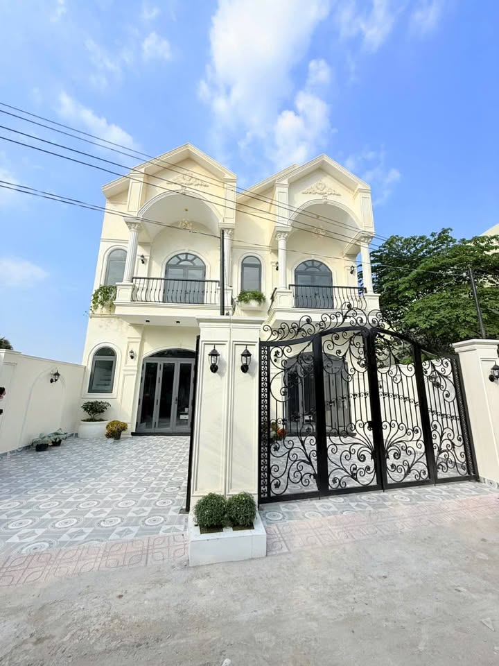 Nhà đẹp tại Mỹ Tho 105m² giá 2.95 tỷ - Chỉ việc vào ở ngay!