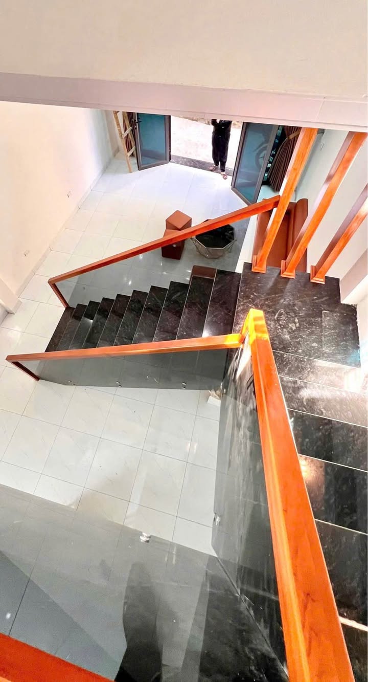 Nhà 2 Tầng 1 Tum Phường Hạc Thành 65m² giá 2 tỷ - Gần chợ và trường học!