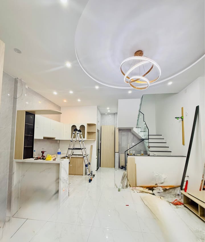 Nhà 3 tầng Quy Nhơn 44m² giá 3.7 tỷ - Full nội thất tiện nghi!