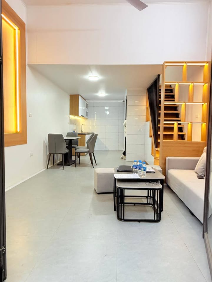 Nhà đẹp Lĩnh Nam, 32m², giá 3.38 tỷ - Vị trí đắc địa, ô tô tránh nhau!