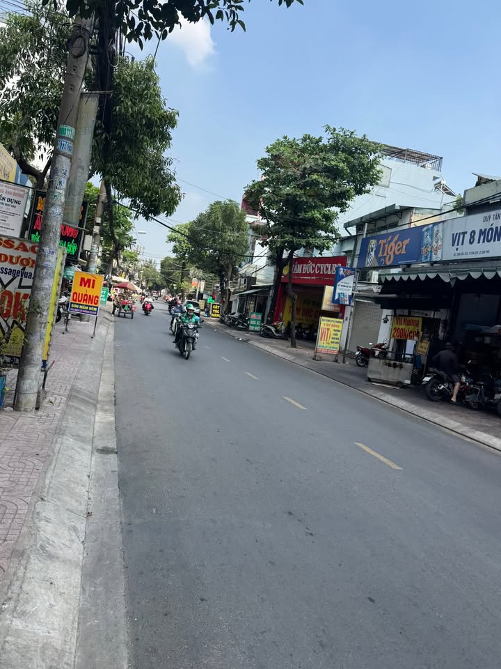 FrontHouse mặt tiền Cầu Xéo Tân Quý 107m² giá 11.5 tỷ - Vị trí kinh doanh đắc địa!