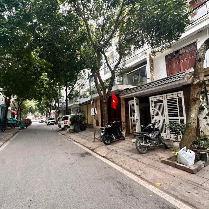 Nhà phố Trần Hữu Dực, Nam Từ Liêm 65m² giá 17.9 tỷ - Gần SVĐ Mỹ Đình!