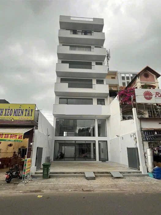 Tòa nhà mặt tiền Bùi Văn Ba, Quận 7, 132.9m² giá 55 tỷ - Đầu tư sinh lời ngay!