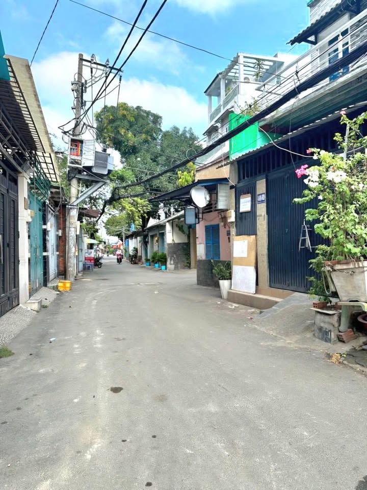 Nhà phố 3 tầng Đường Nhựa 55m² giá 6 tỷ - Sẵn sàng vào ở ngay!