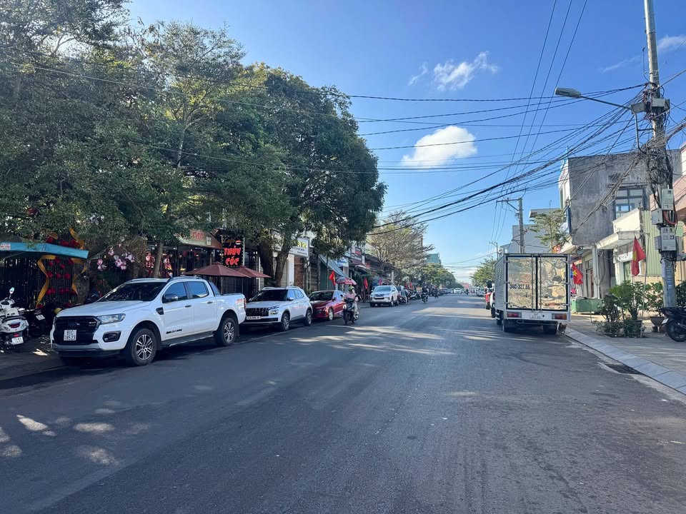 Nhà mặt tiền Phù Đổng, Pleiku 137m² giá 6 tỷ - Đầu tư sinh lời ngay!