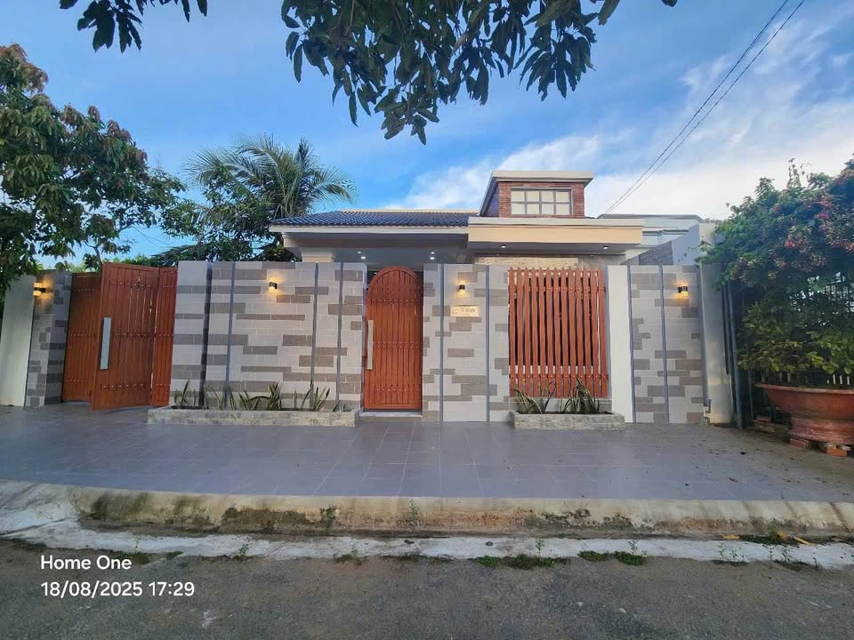 Nhà phố tại Phường Tân Ngãi, Vĩnh Long 182m² giá 3.6 tỷ - Sẵn sàng sở hữu ngay!