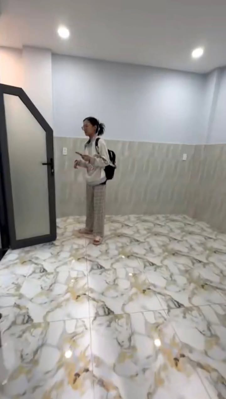 Nhà bán Hẻm Ngô Đức Kế, Quận Bình Thạnh 18m² giá 1.99 tỷ - Nhà đẹp, hẻm thông thoáng!