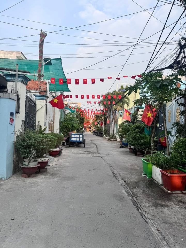 Nhà đẹp C3 Phạm Hùng, Xã Bình Hưng, 96m² giá 4.8 tỷ - Hẻm xe tải thông thoáng!