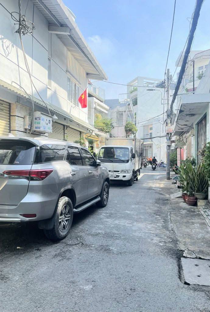 Nhà 5 tầng hẻm xe hơi Đường Bình Thới, Quận 11, 40m² - Nhà mới vào ở ngay!