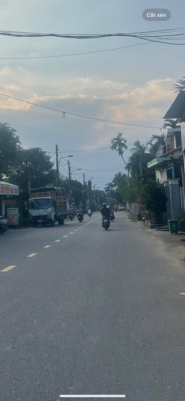 Đất nền Hòa Tiến 100m² giá 1.6 tỷ - Khu dân cư đông đúc, thuận lợi kinh doanh!