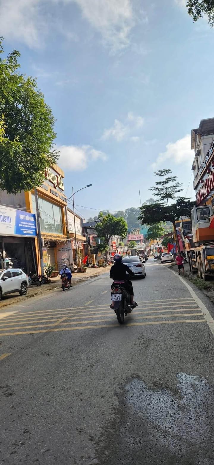 Nhà 2 tầng 1 tum chính chủ tại Phường Đoàn Kết, Lai Châu - Chỉ 2 tỷ VND!