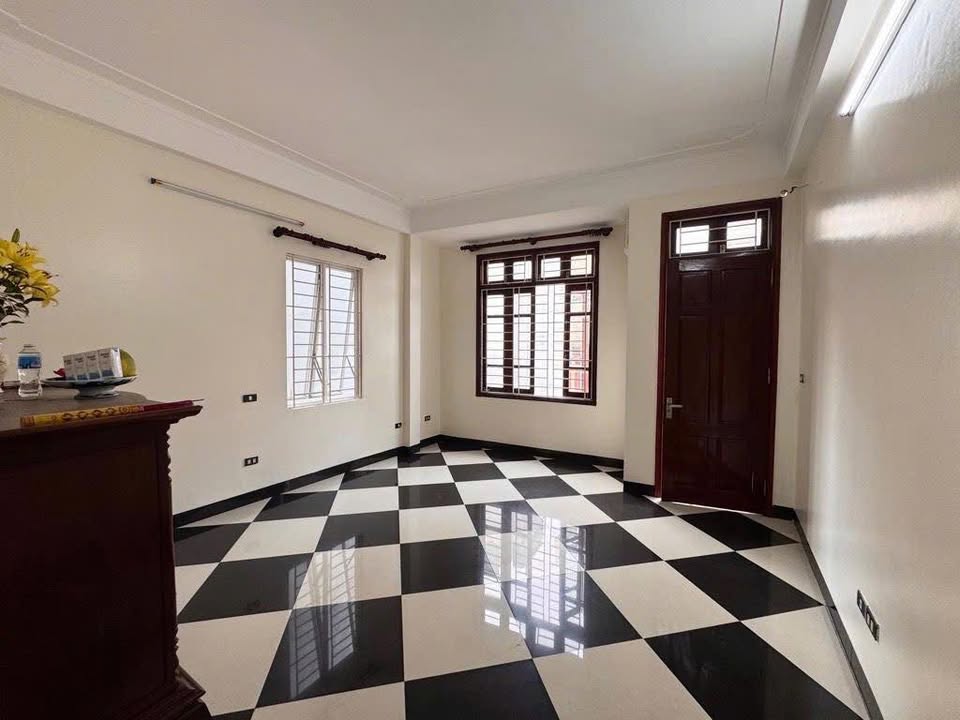 Nhà góc Tây Sơn, Đống Đa, 65m² giá 10.8 tỷ - Full nội thất, ở ngay!