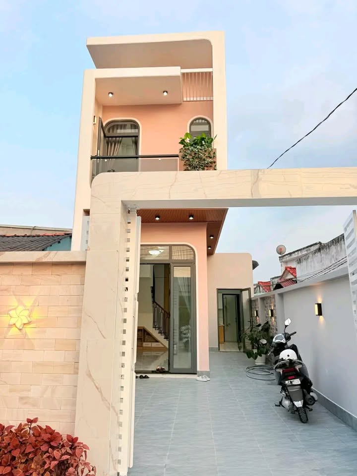 Nhà mặt tiền đường Thạnh Hòa, TP. Mỹ Tho, 75m² giá 1.98 tỷ - Sẵn sàng vào ở ngay!