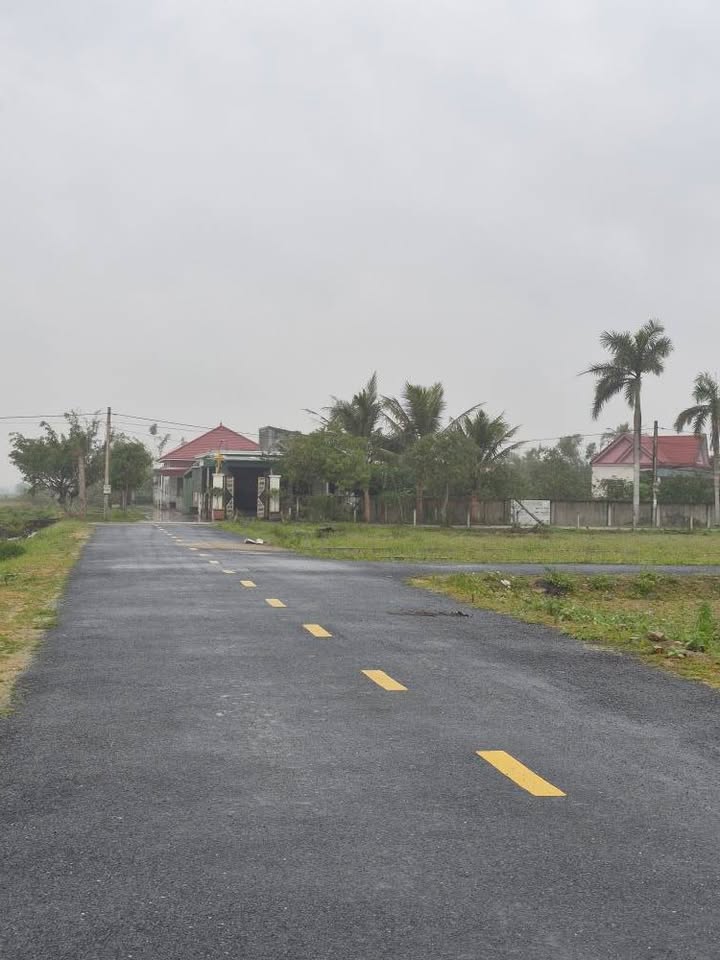 Đất nền Xóm Trường Sơn, Nghi Trường, 101m² giá 1.8 tỷ - Vị trí đắc địa, đường nhựa 8m