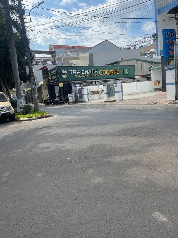 Nhà mặt tiền đường Nguyễn Kinh Chi, Buôn Ma Thuột 125m² giá chỉ 6.3 tỷ - Vị trí đắc địa gần siêu thị