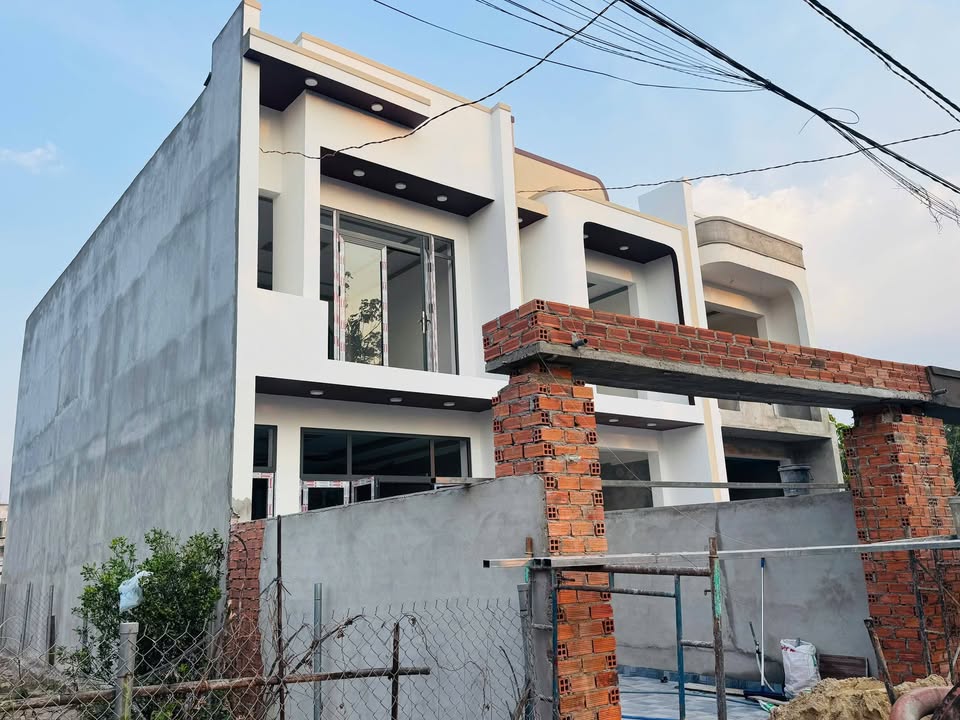 Nhà 2 tầng tại Thới Hòa, 103m² giá 2.25 tỷ - Thiết kế hiện đại, sẵn sàng ở ngay!