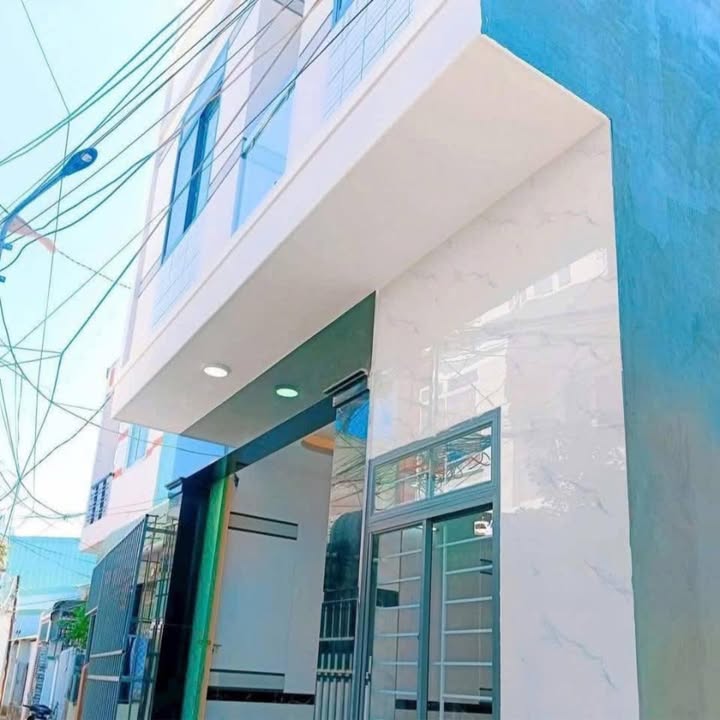 Nhà hẻm Đường Nguyễn Thái Học, Quy Nhơn 46m² - Thiết kế 2 tầng sang trọng!