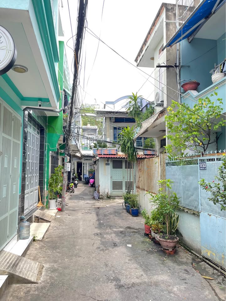 Nhà phố Âu Dương Lân, Quận 8, 36m² giá 3.5 tỷ - Nhà 2 mặt hẻm thoáng mát!