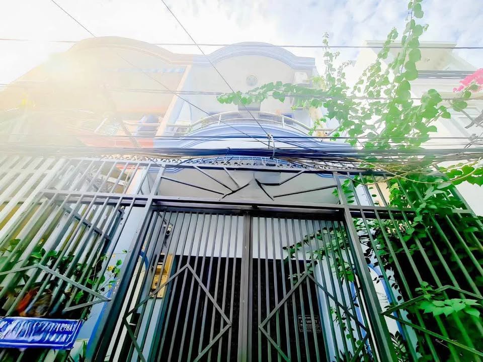 Nhà 2 tầng Quận 7 gần Khu chế xuất Tân Thuận 80m² giá 3 tỷ - Sổ hồng chính chủ!