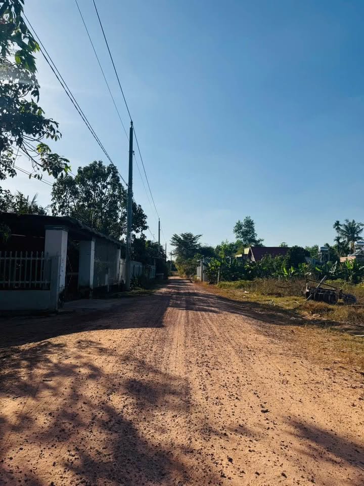 Đất nền 140m² Xã Phước Vinh, Tây Ninh giá 195 triệu - Đường lớn dân cư đông