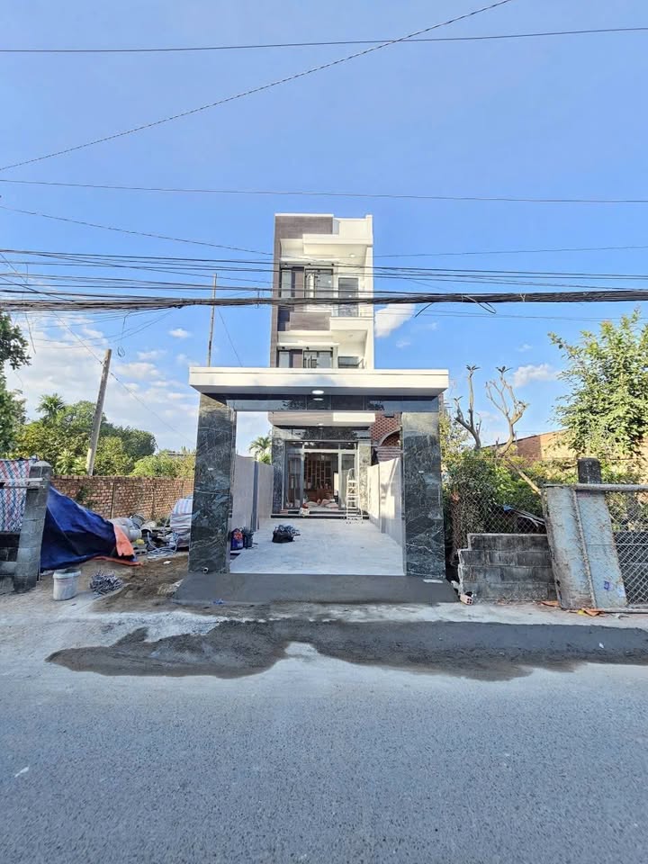 Nhà mặt tiền đường thông kinh doanh, Phường Đông Hòa, 125m² giá 7.3 tỷ - Sổ hồng hoàn công