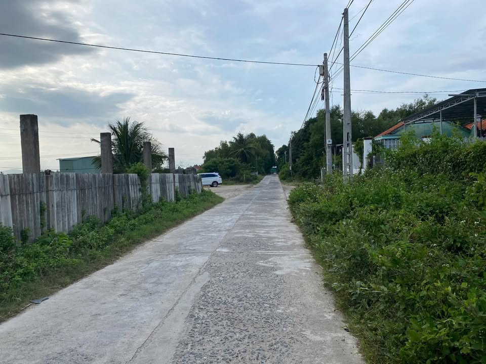 Đất nền Ninh Hòa 320m² giá 22.4 tỷ - Mặt tiền đường chính tuyệt đẹp!