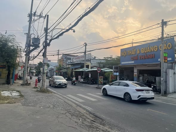 FrontHouse cho thuê tại Đỗ Văn Dậy, Hóc Môn 360m² - Vị trí đắc địa, giá tốt!