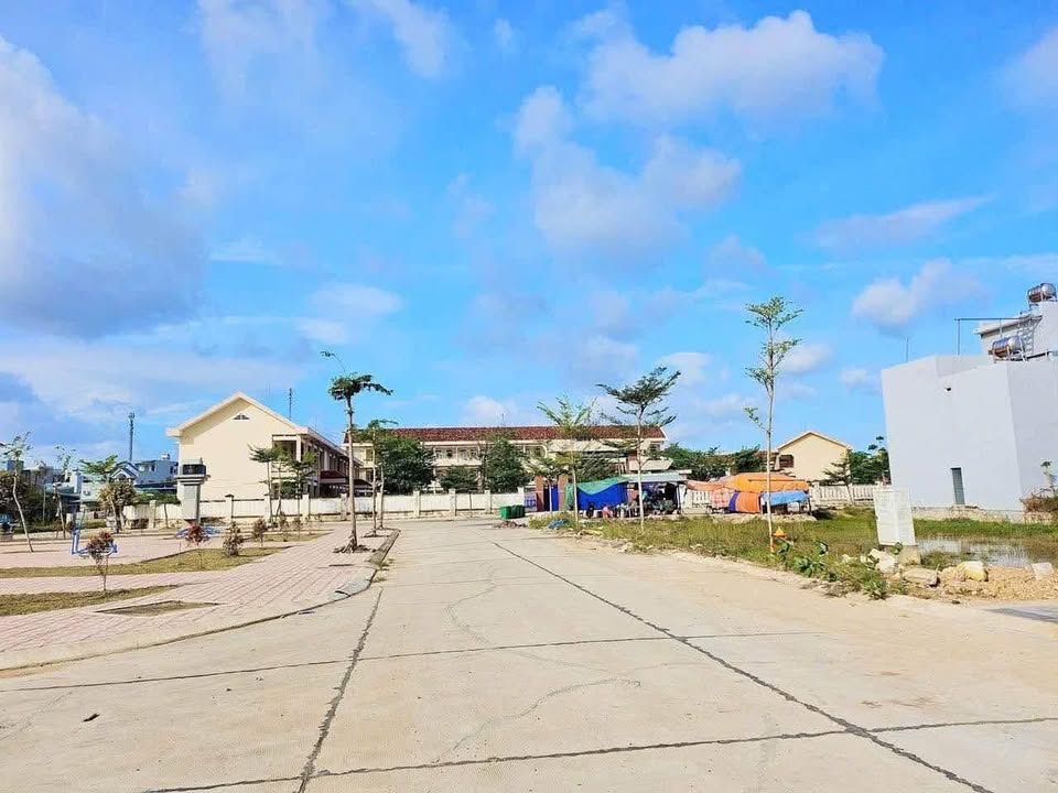 Đất nền Tuy Phước 100m² giá 1.3 tỷ - Sổ đỏ chính chủ ngay gần trường cấp 2