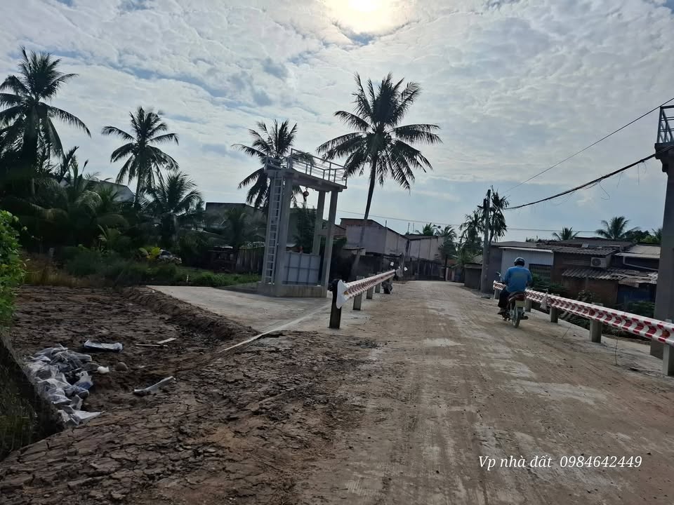 Đất thổ cư 2000m² tại Phú Mỹ, Mỏ Cày Bắc, Bến Tre giá 550 triệu - Đầu tư sinh lời hấp dẫn!