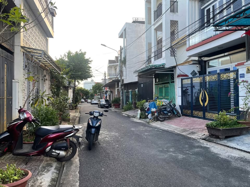 Nhà 2 mê mặt tiền Cao Bá Quát, phường Thành Công, 78m² giá 6.5 tỷ - Vị trí đắc địa!