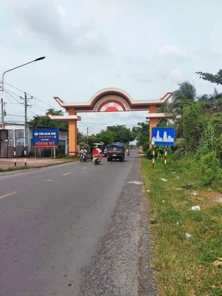 Đất thổ cư 815m² tại Phú Nhuận, Bến Tre - Giá 2.5 tỷ, giao thông thuận lợi!