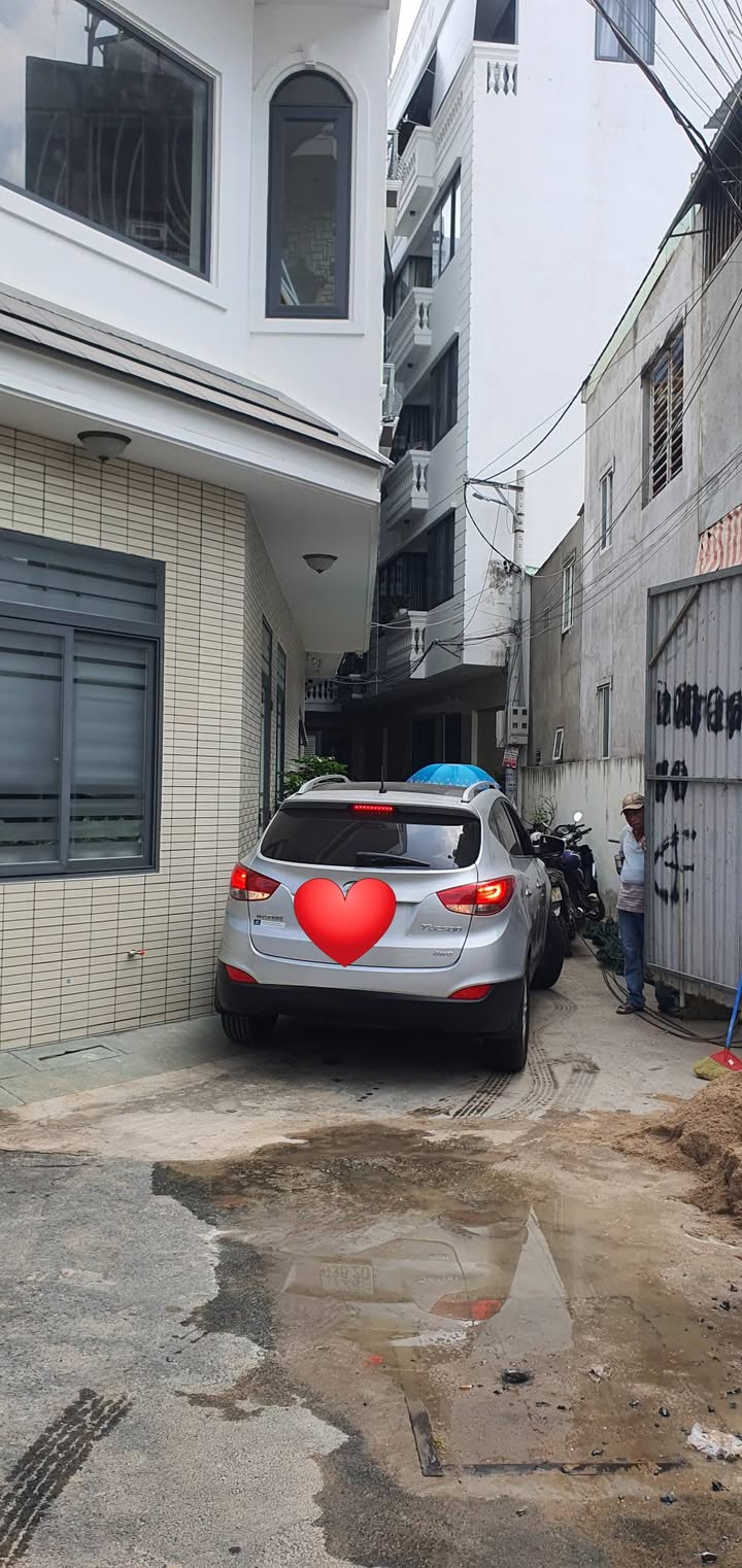 Nhà phố Vũng Tàu 40m² giá 5.95 tỷ - Gần biển, hẻm ô tô rộng rãi!