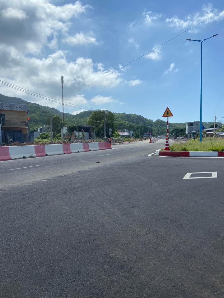 Đất nền mặt tiền Nguyễn Chí Thanh Long Hải 500m² - Giá thương lượng hấp dẫn!