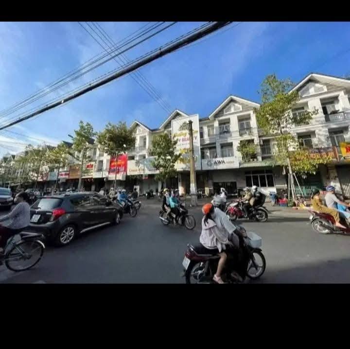 Nhà mặt tiền khu kinh doanh 30/4 - Nguyễn Huệ, Sóc Trăng 76m² giá 9 tỷ - Đầu tư sinh lời lý tưởng!