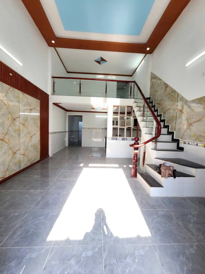 Nhà cấp 4 gác lửng Tân Phước Khánh 80.5m² giá 2.45 tỷ - Sổ hồng riêng!