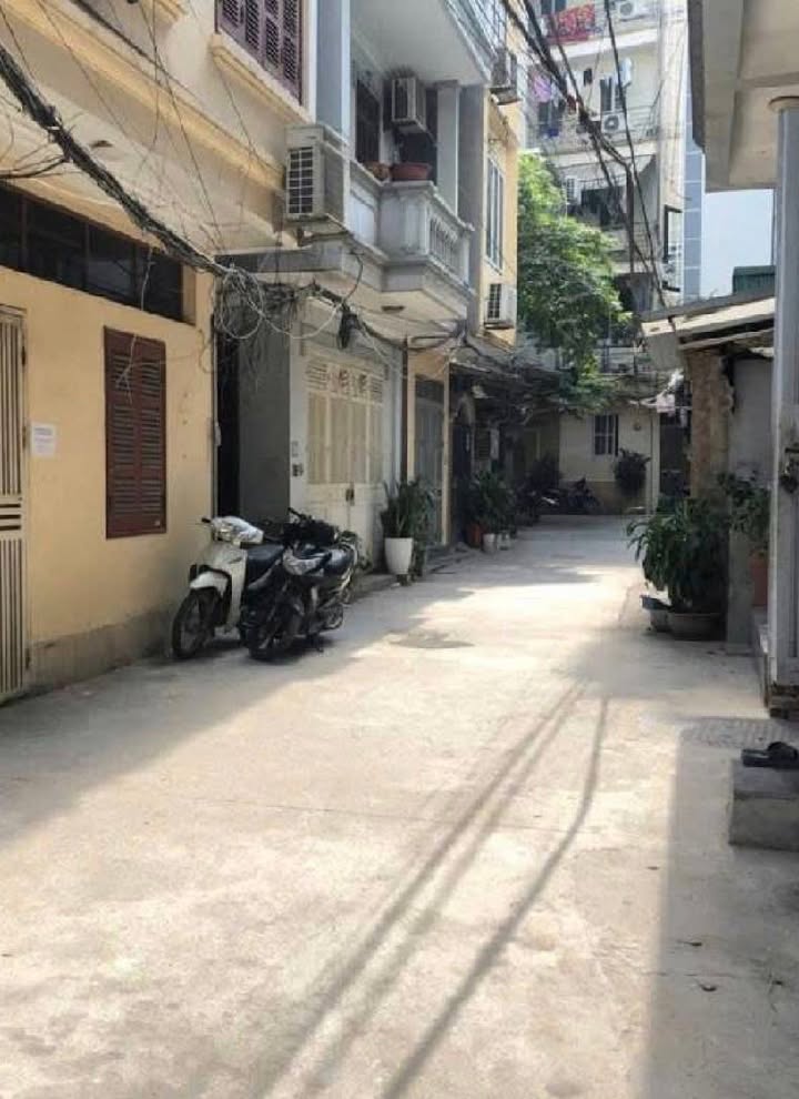 Nhà phố Lê Văn Hiến, Bắc Từ Liêm 36m² giá 4,8 tỷ - Ô tô đỗ cửa tiện lợi!